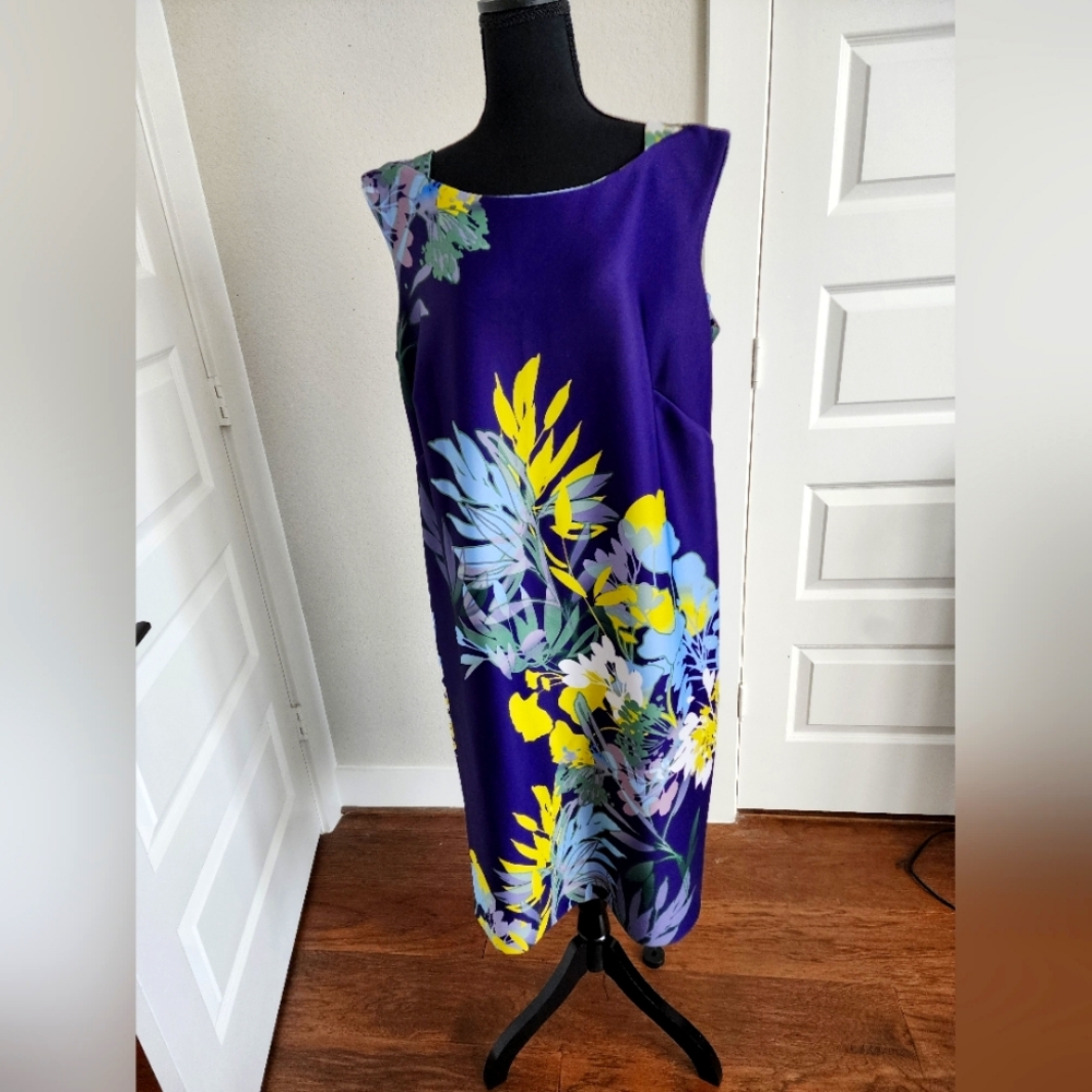 Gabby Skye 14W Beautiful Floral dress